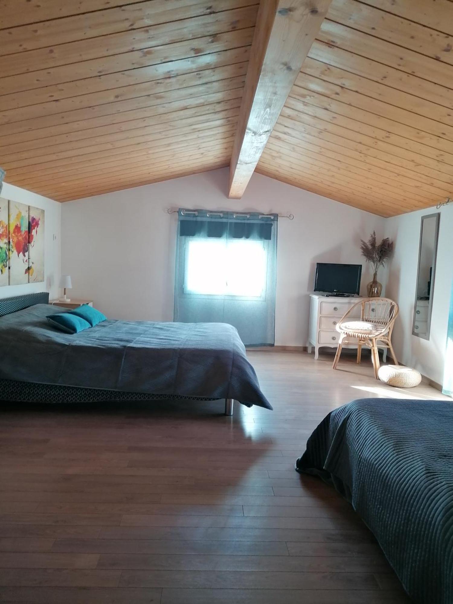 Chambre Familiale "Le Pecher" Saillans  Δωμάτιο φωτογραφία